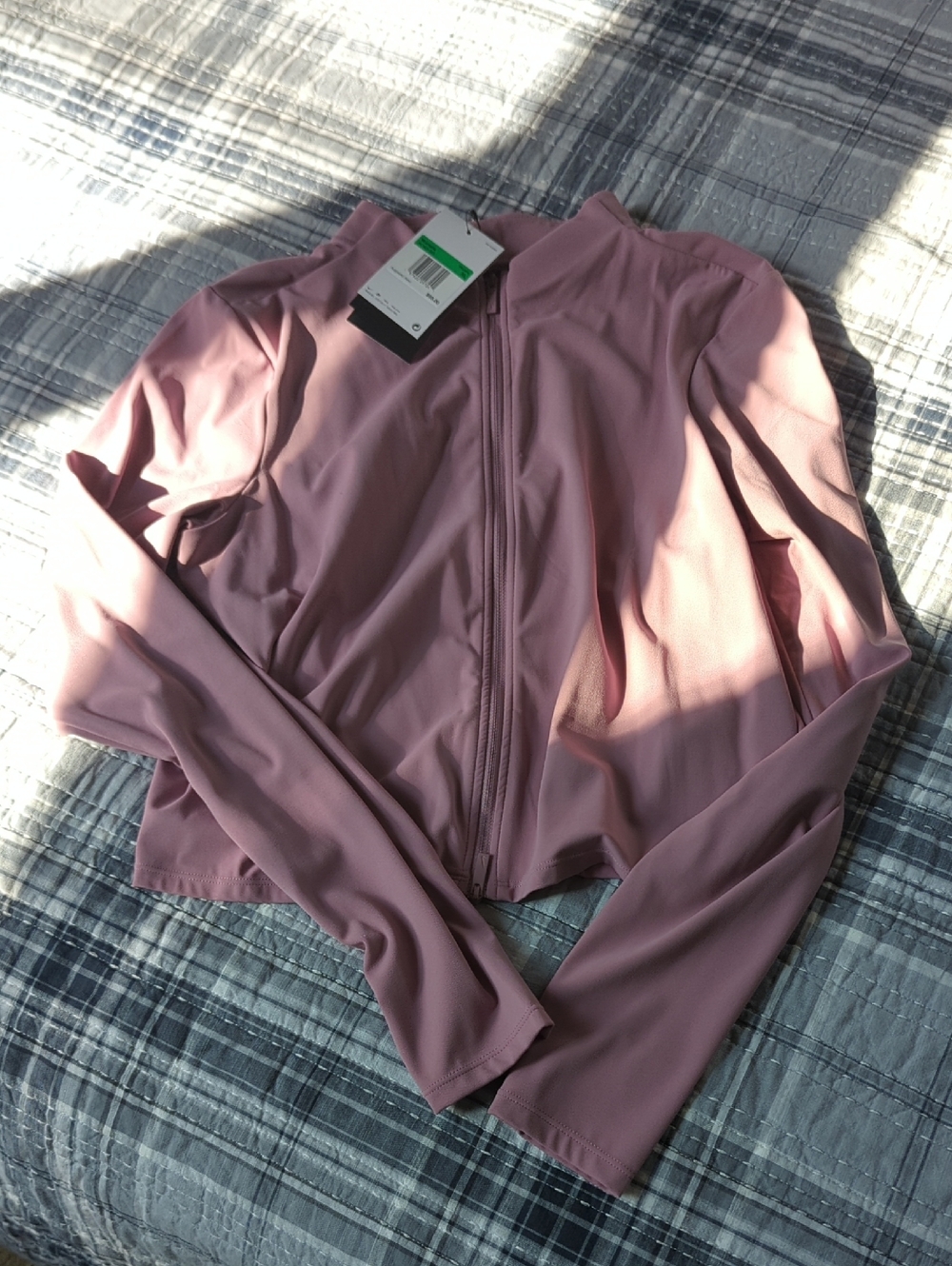 Nike Women's Mauve Pink Training Jacket - Zip Closure